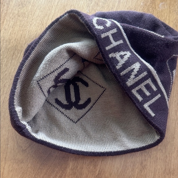 CHANEL style Black and Gray Knit,I cannot guarantee it was bought on Poshmark - Picture 2 of 2